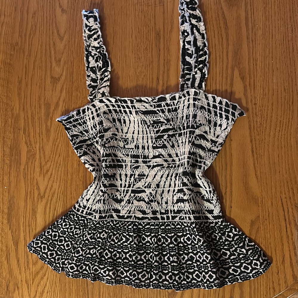 Top lBlack and White Patterned Women's